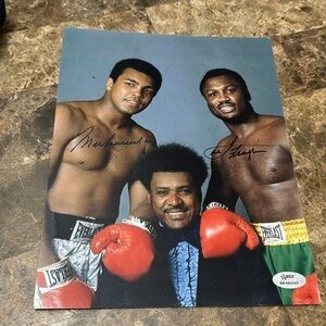 Muhammad Ali joe Frazier signed 8x10 photo